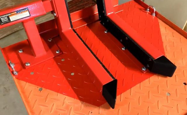 Harbor Freight Motorcycle Lift Tire Guide For Their Wheel Vise #57775 3D model thumbnail