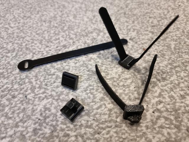 2020 Extrusion 12mm Velcro Strap Clip 3D model thumbnail
