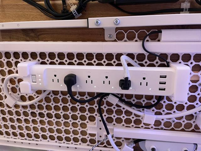 Underware / Multiboard TP-Link Kasa HS300 Smart Power Strip Brackets 3D model thumbnail