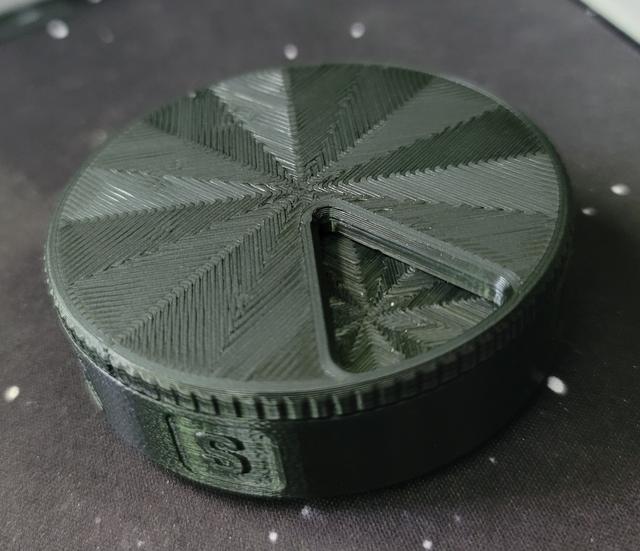 Pill Box Weekly Organizer 3x2mm magnets 3D model thumbnail