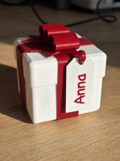 Cute gift box (Remix) 3D model thumbnail