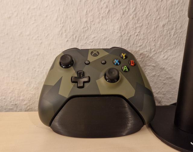 agepbiz's Minimalistic Xbox Controller Stand -  without holes in the bottom 3D model thumbnail