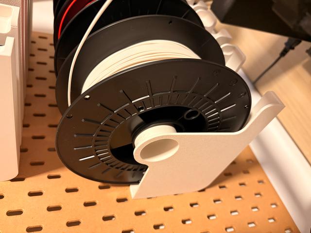 Filament Spool Roller for Skadis 3D model thumbnail