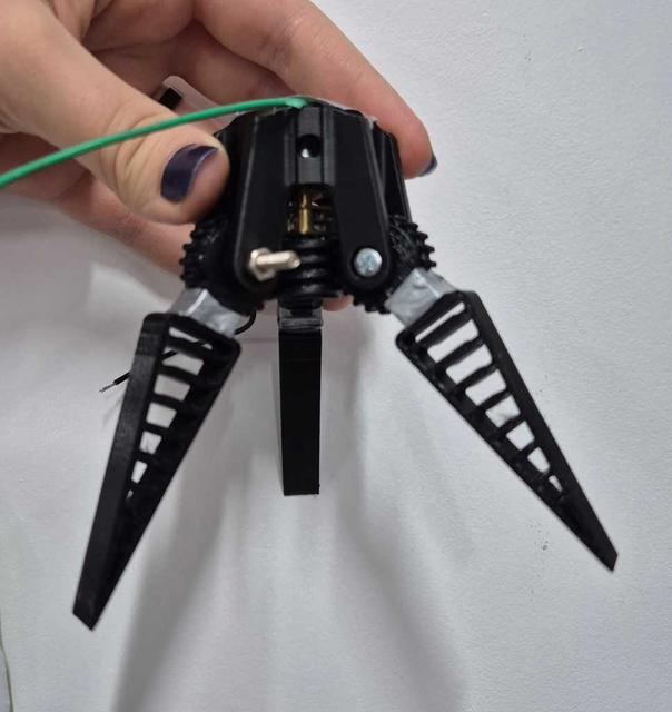 Mini adaptive gripper 3D model thumbnail