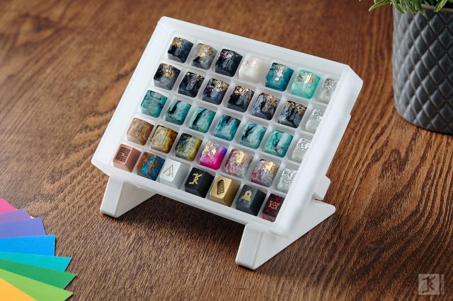 TrashiStand Mini (Artisan Case Stand) 3D model thumbnail