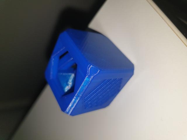Flat bottom 'Helix Test Cube' - Extrutim 3D model thumbnail