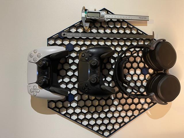 Dualsense Honeycomb Storage 3D model thumbnail