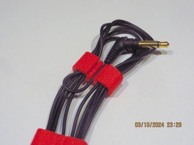 Remix of Parametric Cable Organiser ("Organizer"). Works ONLY for TPU prints. 3D model thumbnail
