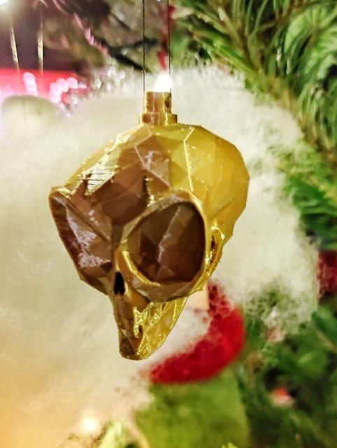 Alien Skull Xmas Tree Ornament 3D model thumbnail