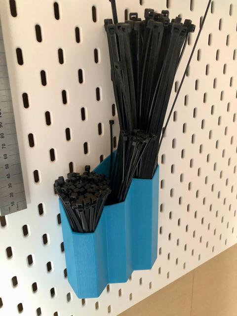Hexagon Skadis Ziptie Storage - T-Clip System 3D model thumbnail