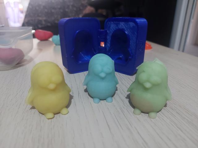 Print-in-Place Penguin Mold for Play-Dough 3D model thumbnail