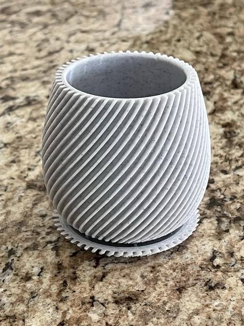 Matching tray for Modern spiral planter 3D model thumbnail