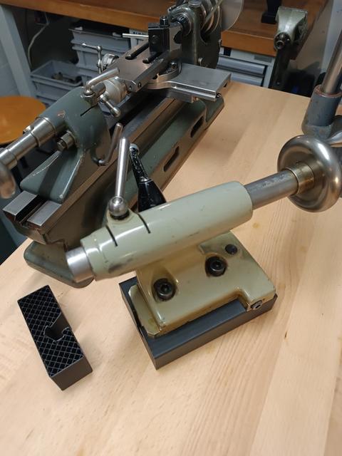 Astoba UW1 / Meyer-Burger UW1 tailstock parkstation 3D model thumbnail