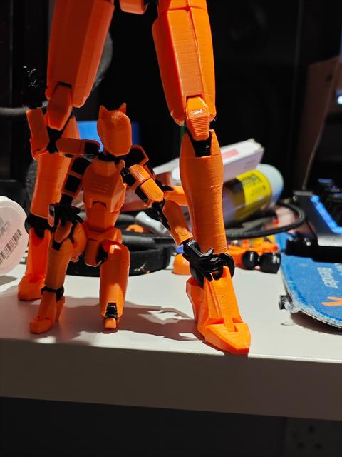 Dummy 13 feminine rounded shin 3D model thumbnail