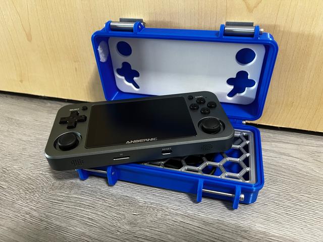 Anbernic RG351M rugged Travel case 3D model thumbnail
