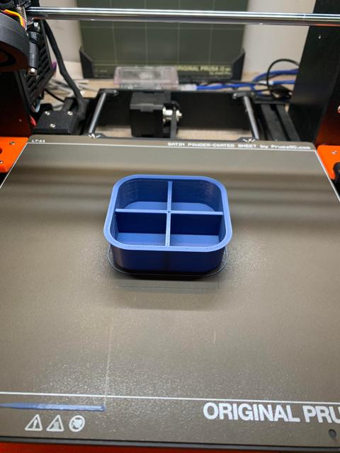 Skadis Container w/ Dividers 3D model thumbnail