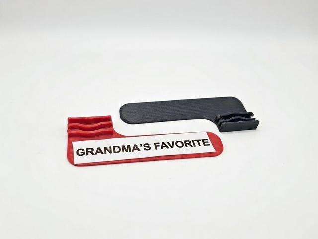Grandma's Favorite Filament Clip: Label Edition 3D model thumbnail