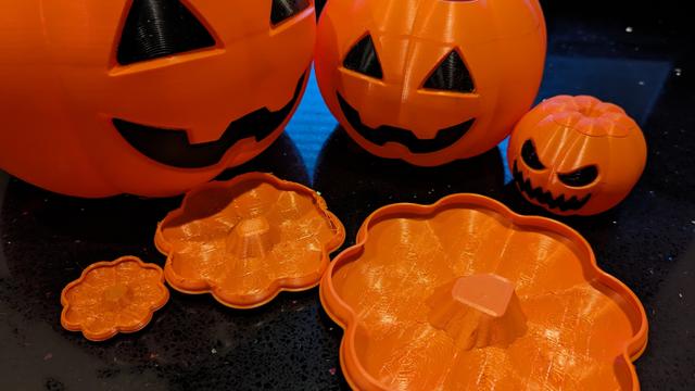 Hollowed out lids for Vase mode Jack-o'-lantern 3D model thumbnail