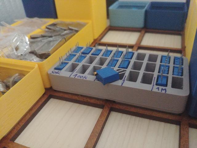 Variable resistor bin 1x2 H2 3D model thumbnail