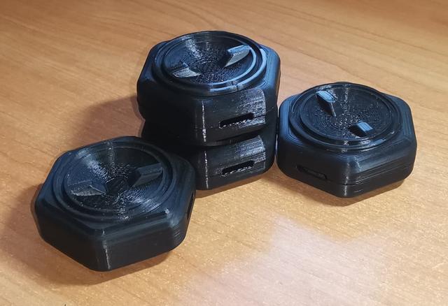 USB Cable Reel - Stackable & Tileable - v2 3D model thumbnail