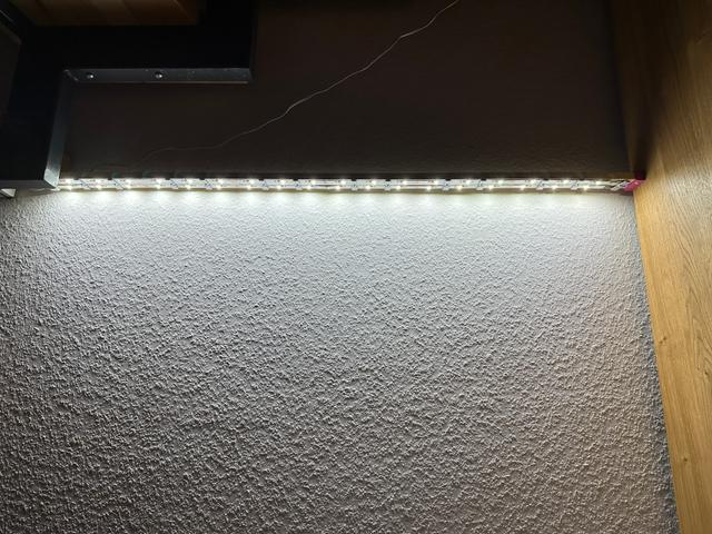LED-Strip Holder-Clip for pure LED-Strips for 40mm Wood Strip / Doppel-Halterung für LED-Stripes für 40mm Holzleisten 3D model thumbnail