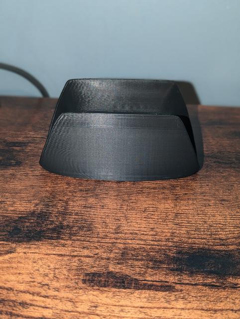 Minimalist Nintendo Switch Pro Stand w/ Rubber sole extrusions 3D model thumbnail