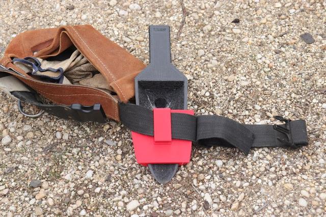Metal detecting scoop carrier with belt clip 3D model thumbnail
