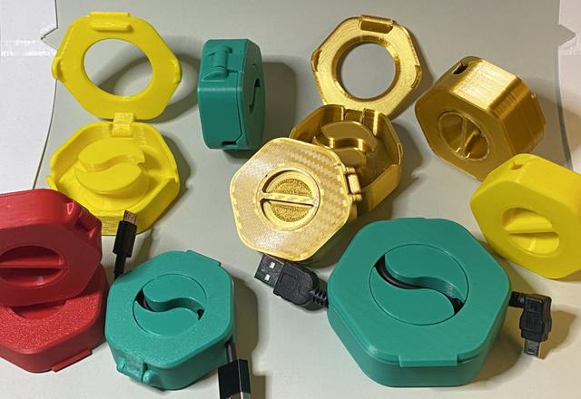 Portable Cable Organizer / Winder as Smaller Edition 3D model thumbnail
