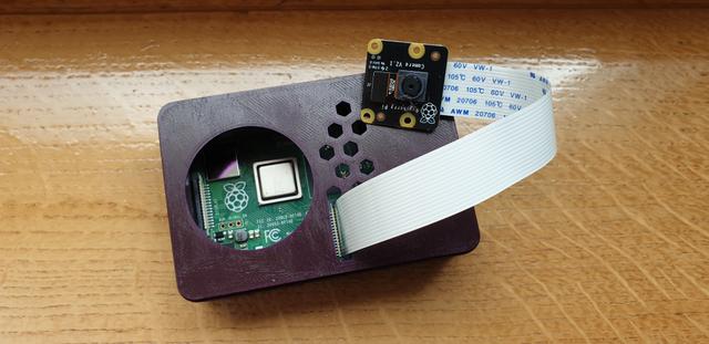 Fork of "Pi 4 Top Screwless Noctua 40mm Fan" with CamCable slot 3D model thumbnail