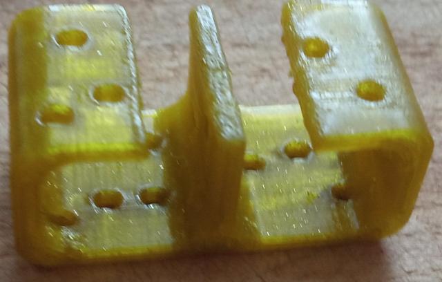 Organizér kabelů s dírkami 3D model thumbnail