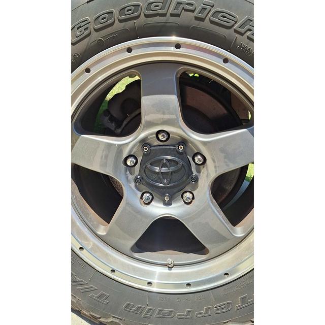 Toyota hubcap cover for Level 8 Wheels 3D model thumbnail