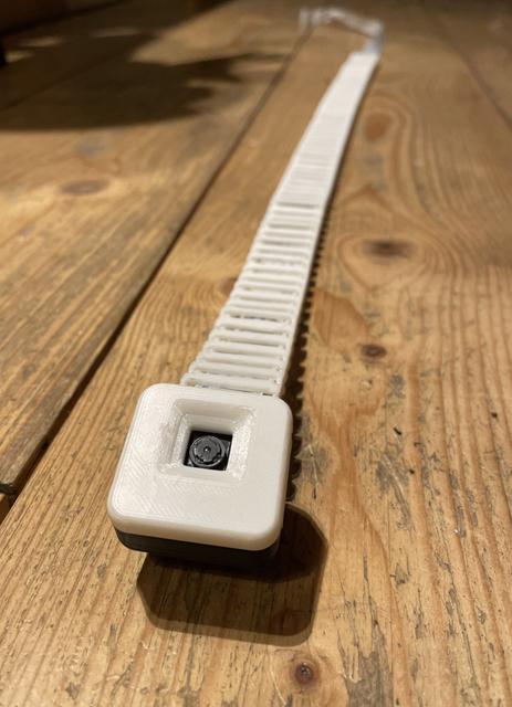 Cable chain connection for articulating Raspberry Pi camera 3D model thumbnail
