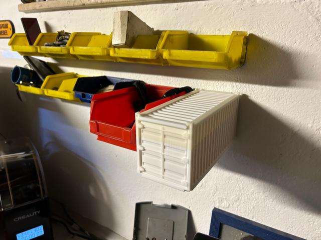 Shipping Container - Wall Storage Box - Schiff Container als Sichtlagerkasten mit Haken für Wandschiene 3D model thumbnail