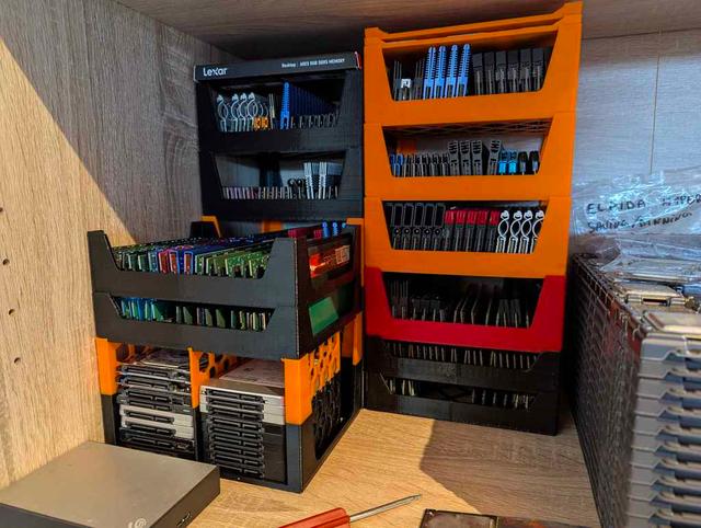 Stackable DIMM RAM Tray System (DDR1–DDR5) – Multi-Height, 18 or 29 Slots + 2.5" Drive & LGA1366 Trays 3D model thumbnail