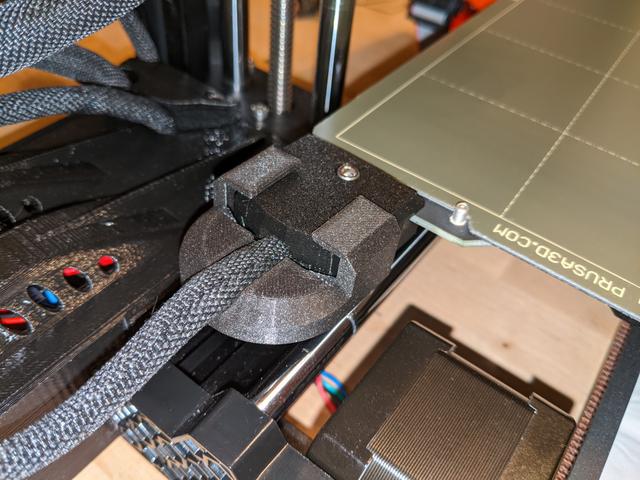 Prusa mini+ Heatbed Cable Support (Easy Clip On) - REMIX 3D model thumbnail