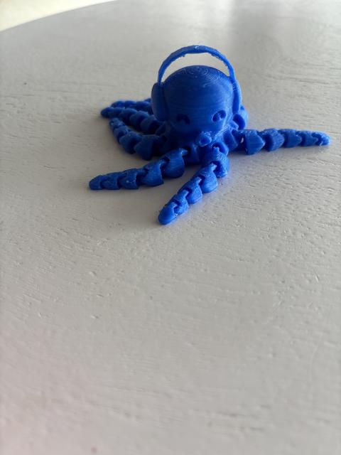 Octopus with Headphones 3D model thumbnail