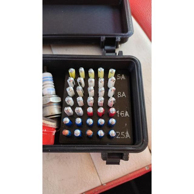 Glovebox holder for automotive torpedo fuses / BGC Fuses. Handschufachhalter für Torpedo Sicherungen 3D model thumbnail