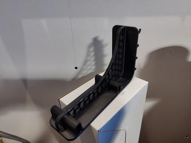 Hexagon Spool Pegboard Holder - Middle 3D model thumbnail