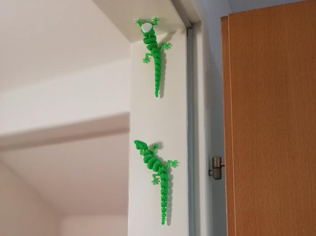 Articulated lizard with holes for magnets 3D model thumbnail