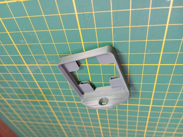 Wall mounted magnet-slide-in baseplate. 3D model thumbnail