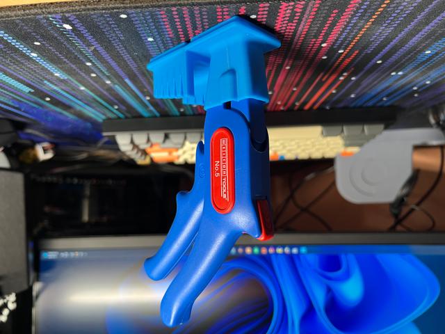 Weicon No 5 Wire Stripper Gridfinity holder + wire solder jig 3D model thumbnail