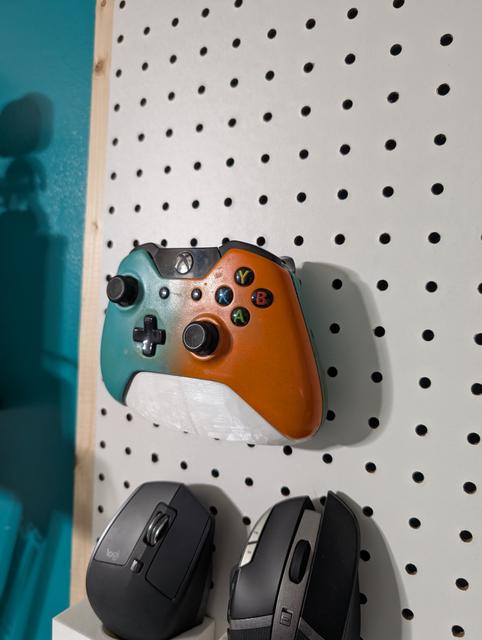 Xbox One Controller Stand 1 inch pegboard 3D model thumbnail