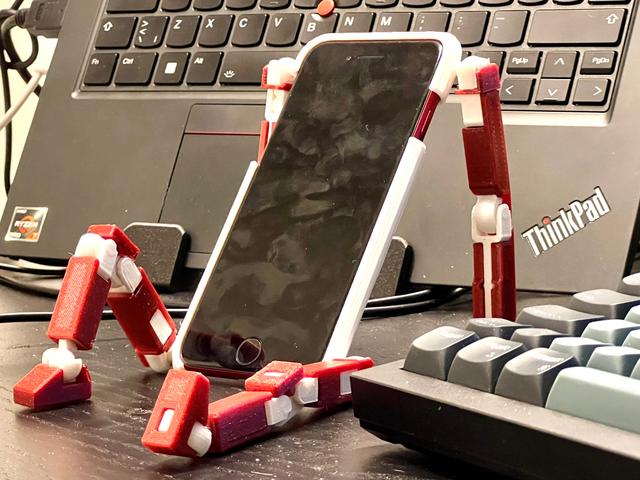 Lucky 13 case for iPhone SE (2020, 2022) 3D model thumbnail