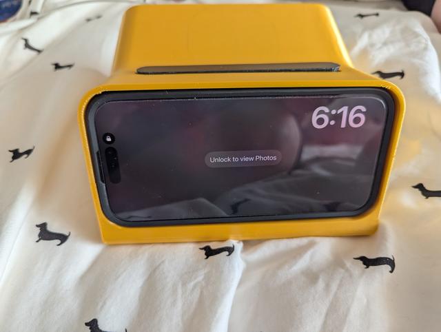 Standby Mode Dock for iPhone 16 Pro Quad Lock Mag Case 3D model thumbnail