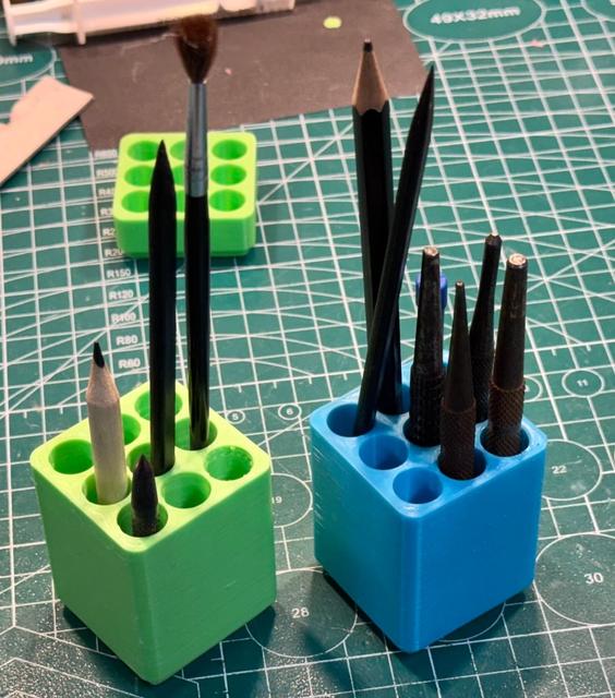 Gridfinity - Tall Thin Things Holder 1x1x7U 3D model thumbnail