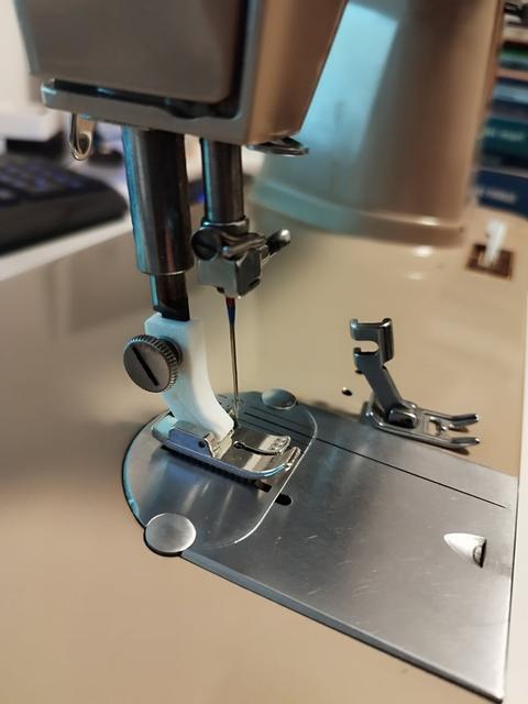 Singer Adapter with Slant Shank Type 401 3D model thumbnail