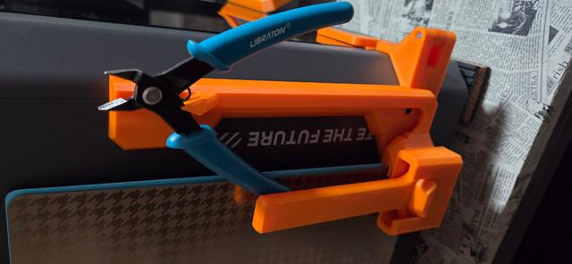 270 Degree Hinge with Scraper and cutter holders 3D model thumbnail