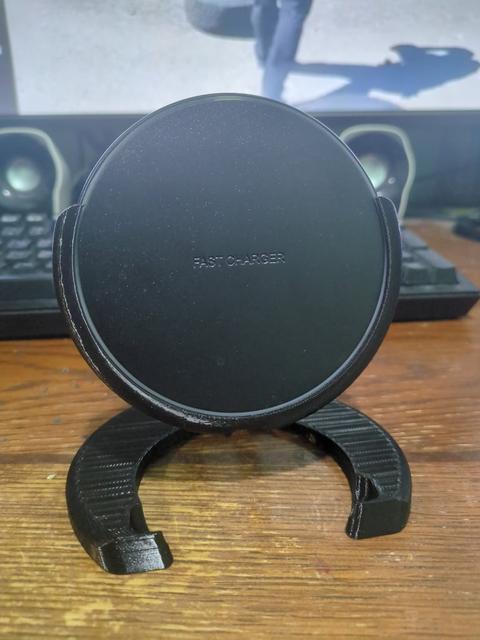Stand for Generic Wireless Charging Pad 3D model thumbnail