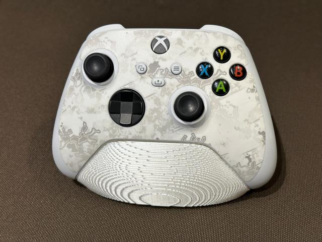 Voxelized Xbox Controller Stand 3D model thumbnail