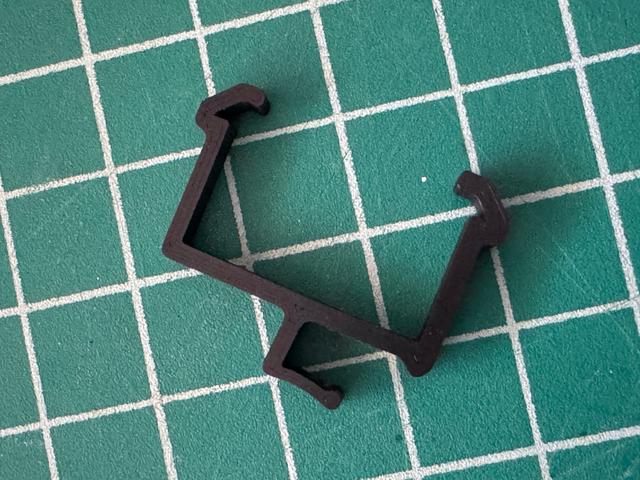 Remix: Beveled Rectangular Humidity Holder for Better Rolling Cereal Dry Box Filament Base 3D model thumbnail